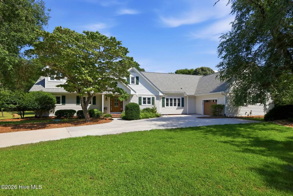 121 Harbour Drive, Hubert