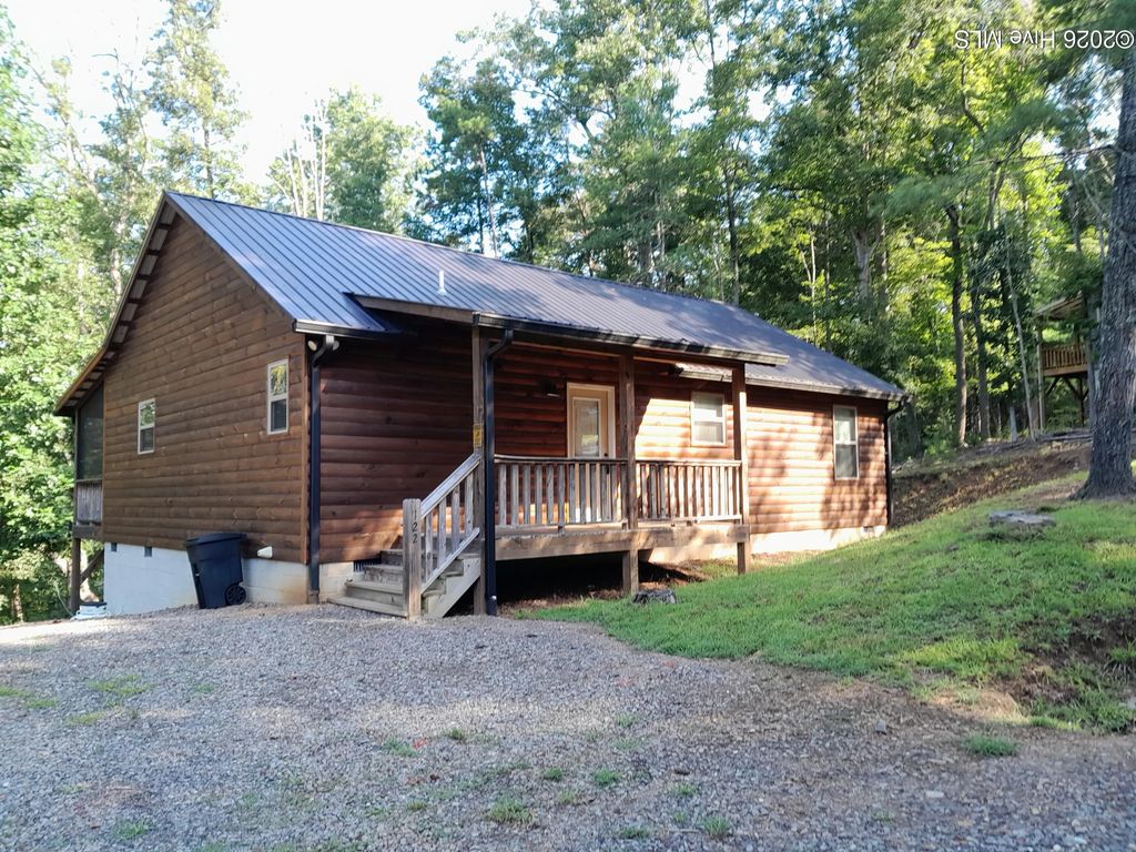 122 Woodcrest Drive, Murphy