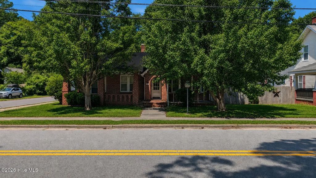 7511 Main Street, Bethel