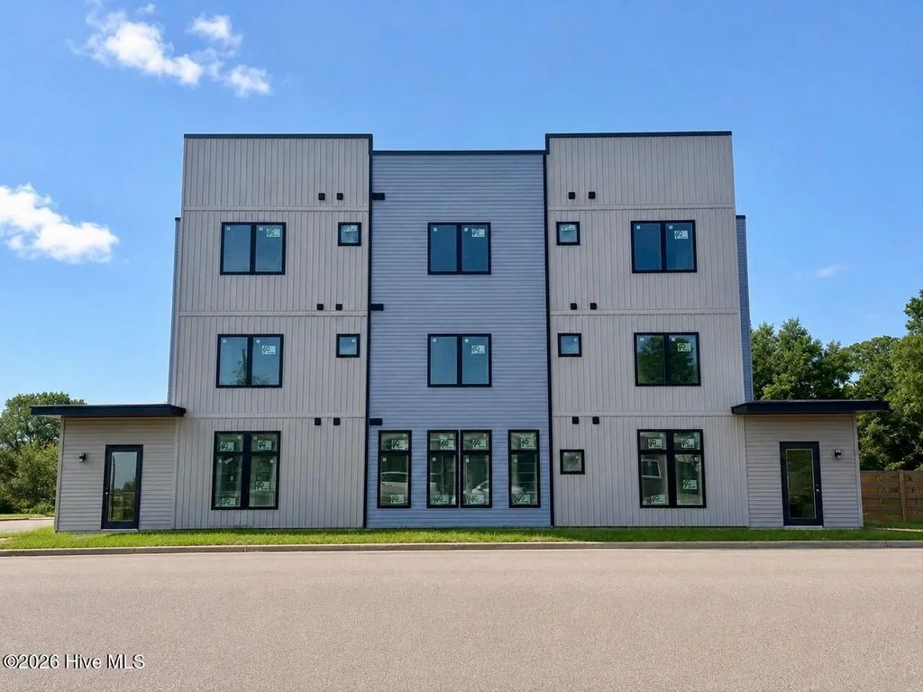906 S 8th Street 101, Wilmington