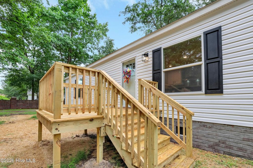 9180 Central Boulevard Se, Winnabow