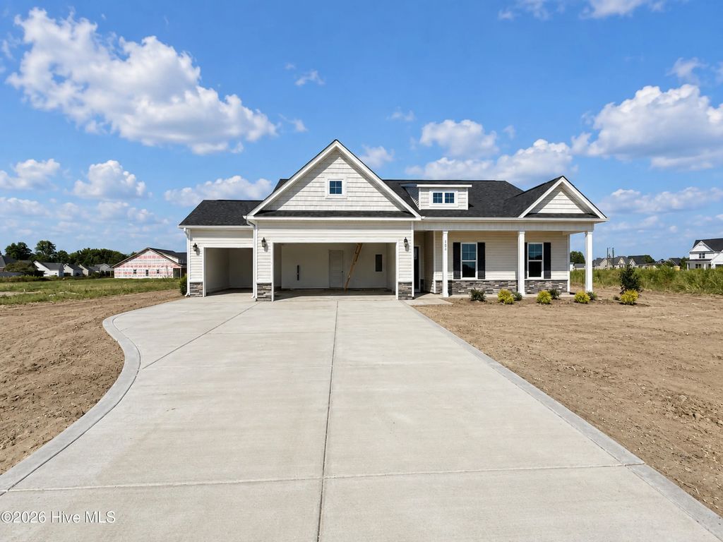 105 Ed Barrow Lane, La Grange