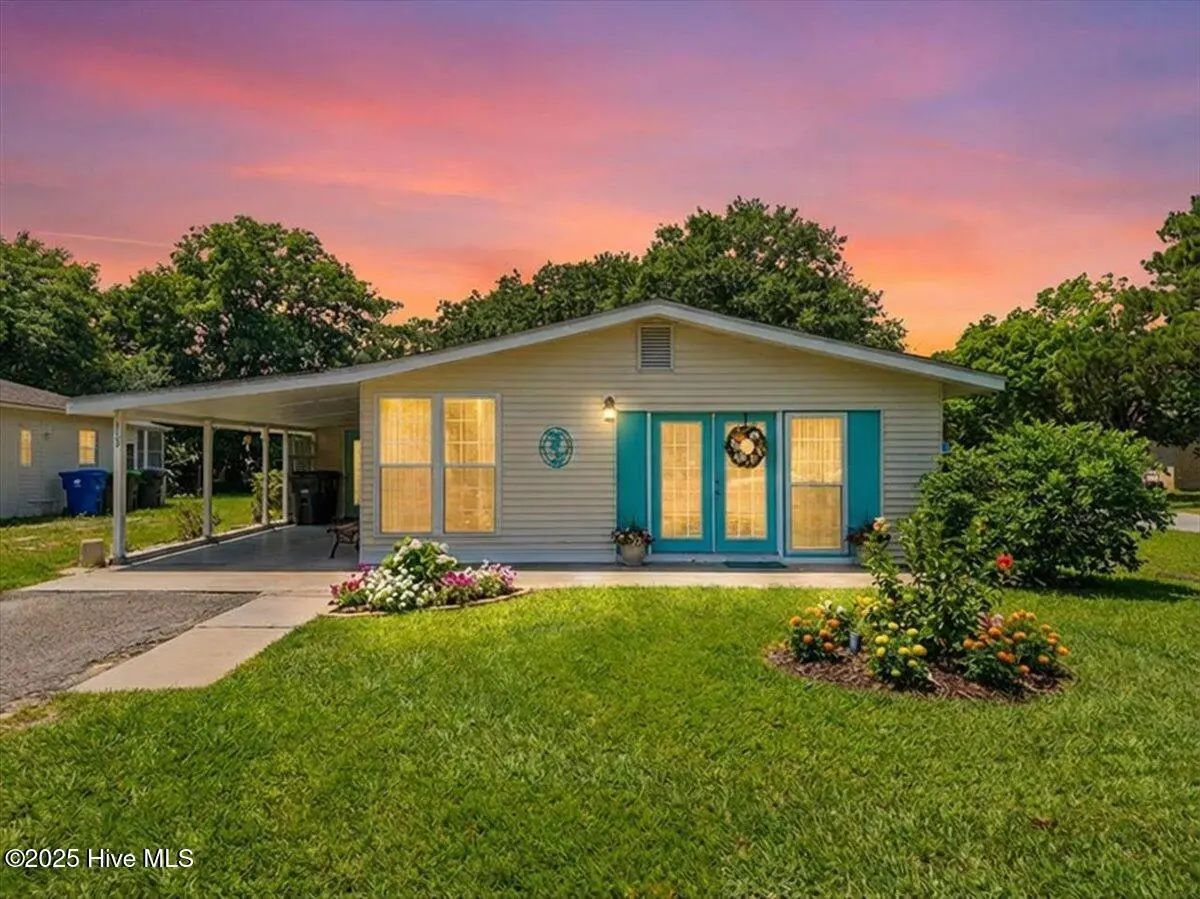 115 Ne 66th Street, Oak Island