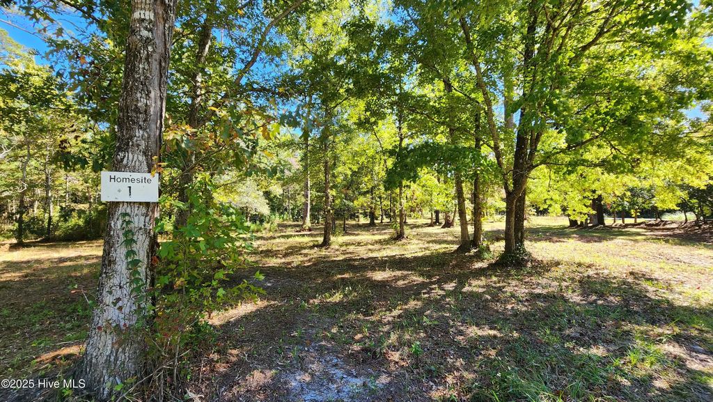 112 Sandy Point Drive, Beaufort