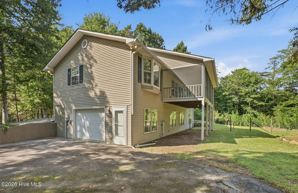 5111 Summer Wood Lane, Young Harris