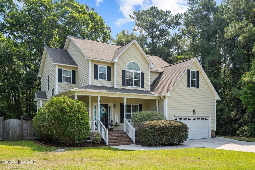 127 Headwaters Drive, Hampstead