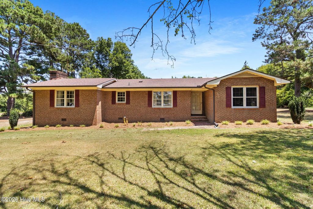 703 E Dr Martin L King Jr Boulevard, Roseboro