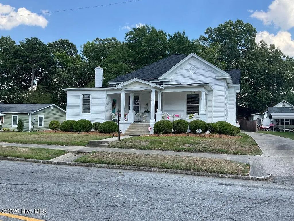 3643 N Main Street, Farmville