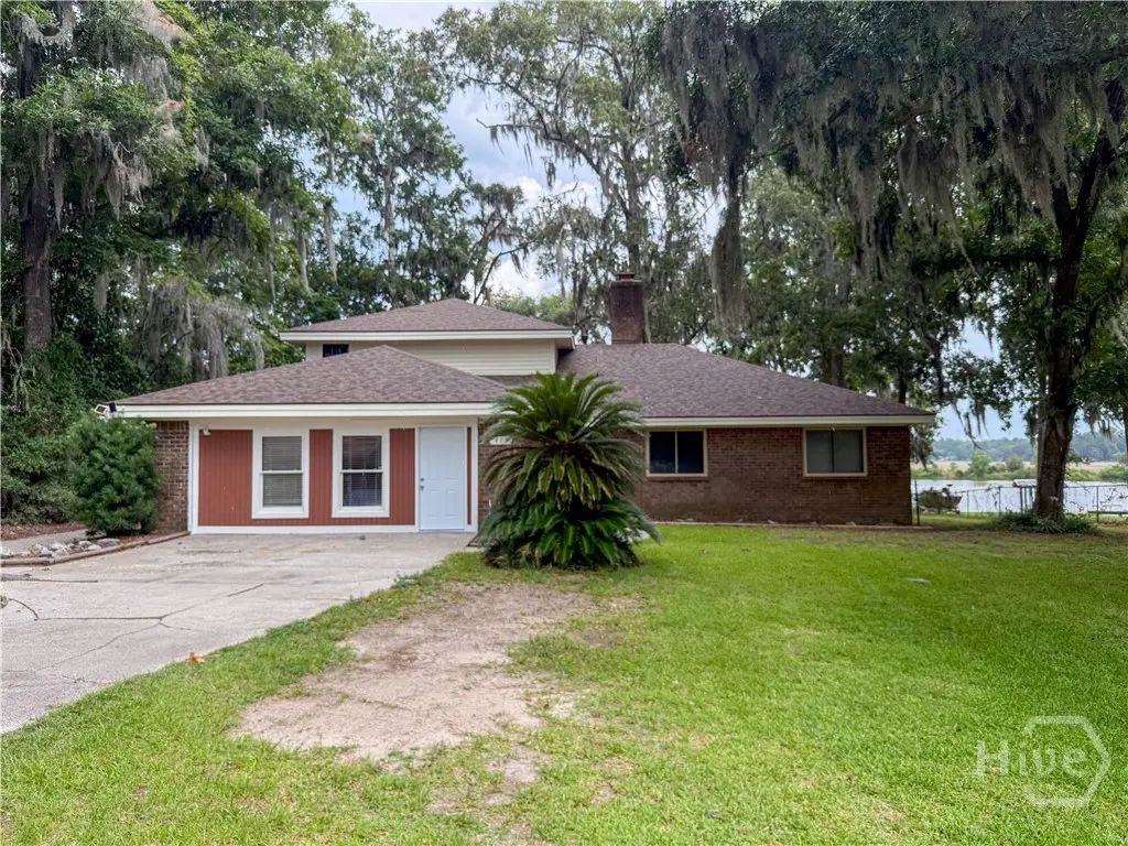 477 Lake Drive, Midway