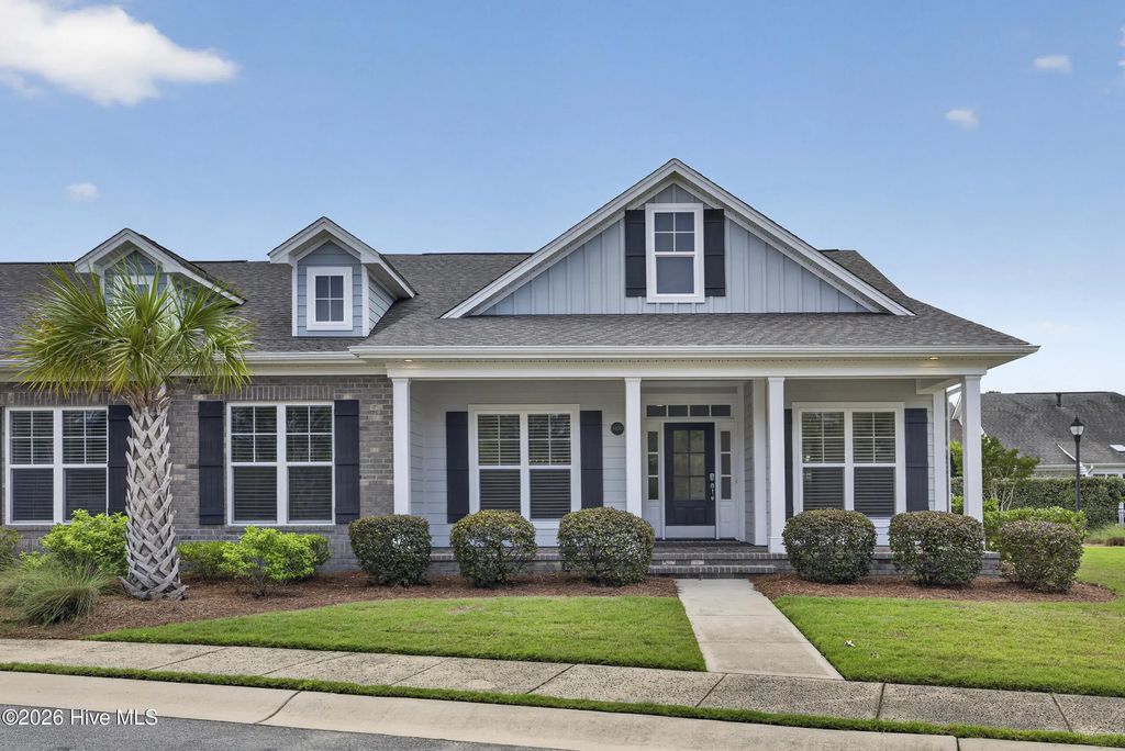 8450 Oak Abbey Trail Ne, Leland