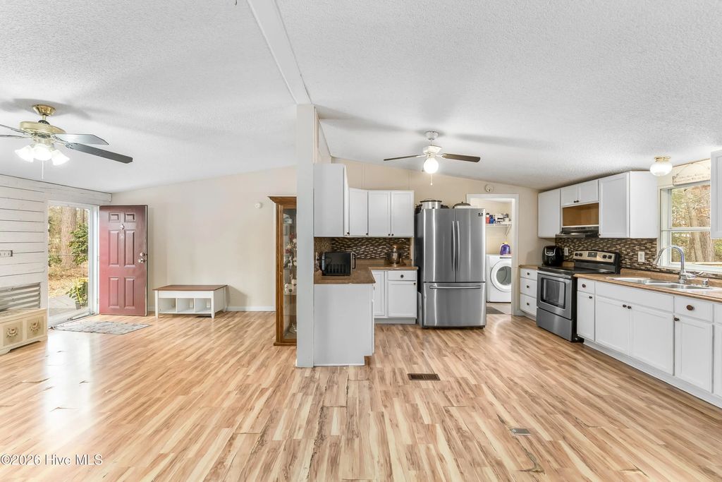 559 Grandy Road, Grandy