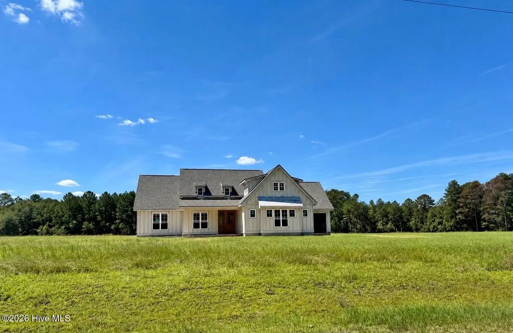 1105 Harnett Road, Cameron