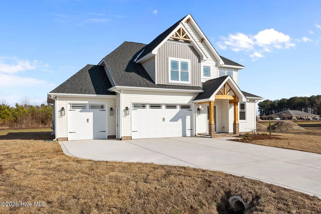 108 Sunny Acres, Clinton