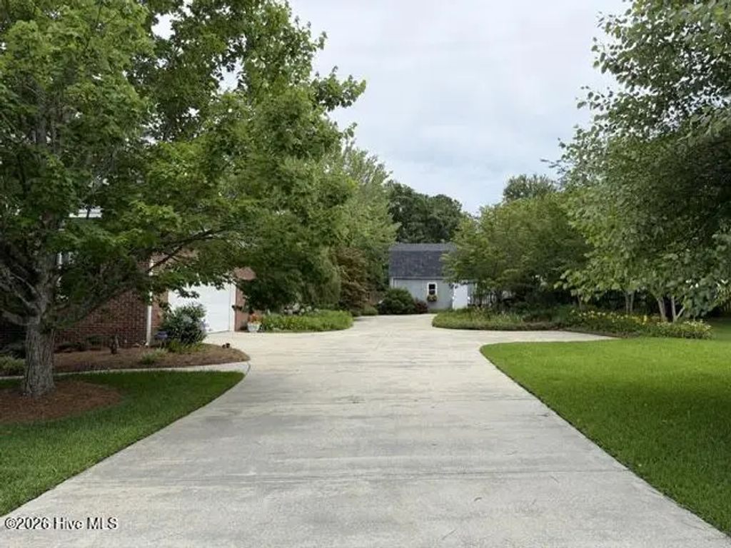 640 Magnolia Drive, Thomson