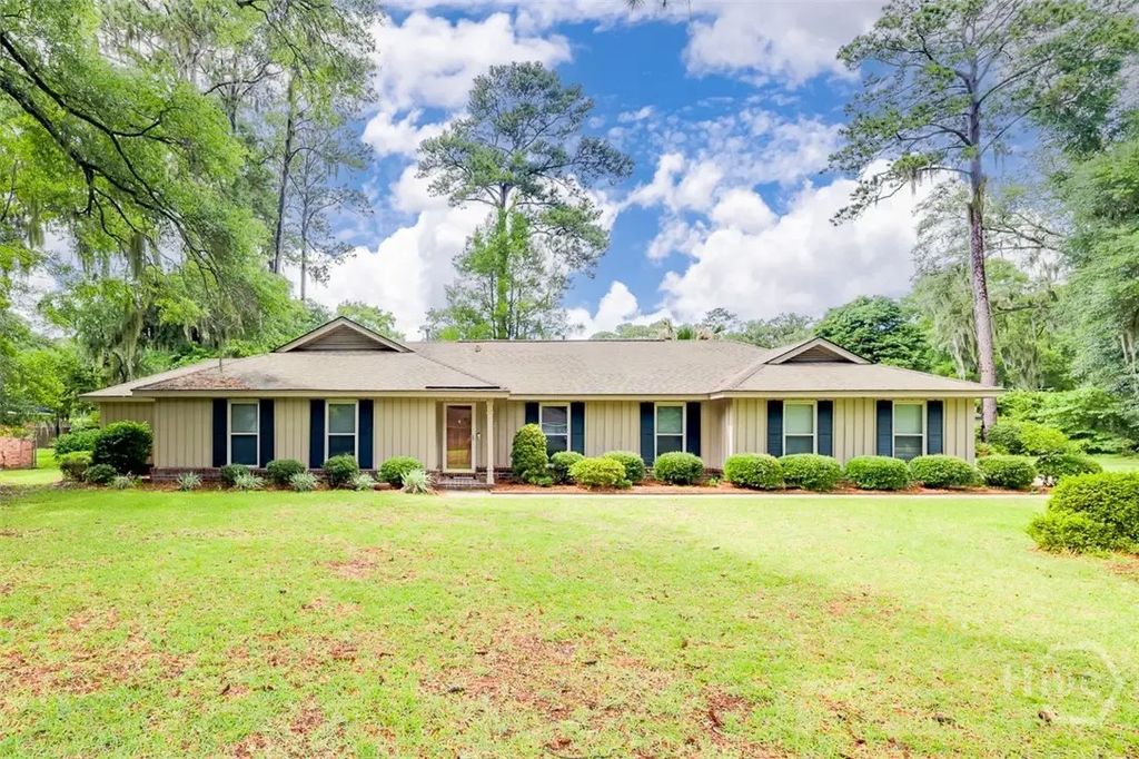 22 River Oaks Road, Savannah