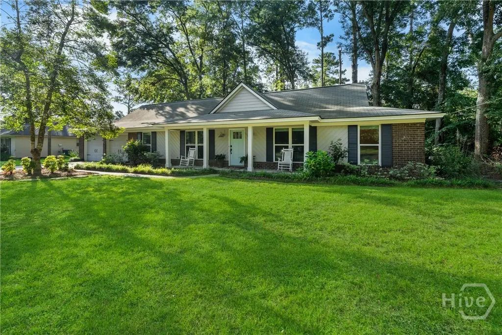 100 Strathy Hall Drive, Richmond Hill