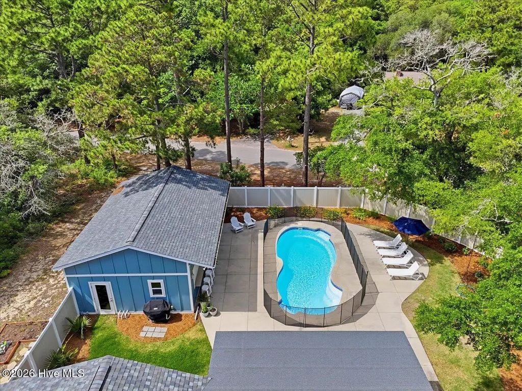 207 River Drive, Southport