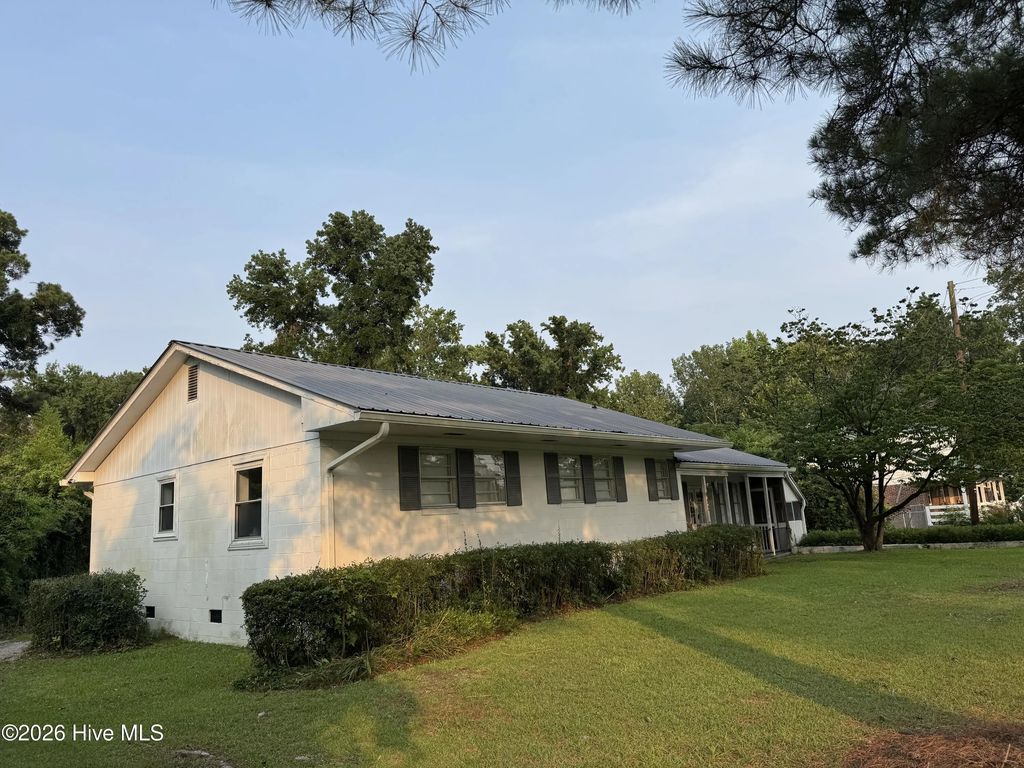 932 Roberdel Road, Rockingham