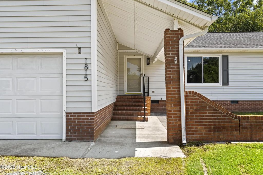 1815 Watts Landing Road, Hampstead