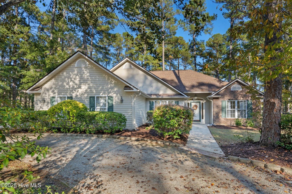 41 Pinewood Drive, Carolina Shores
