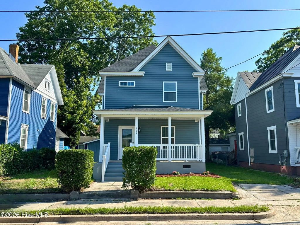 202 W Burgess Street, Elizabeth City