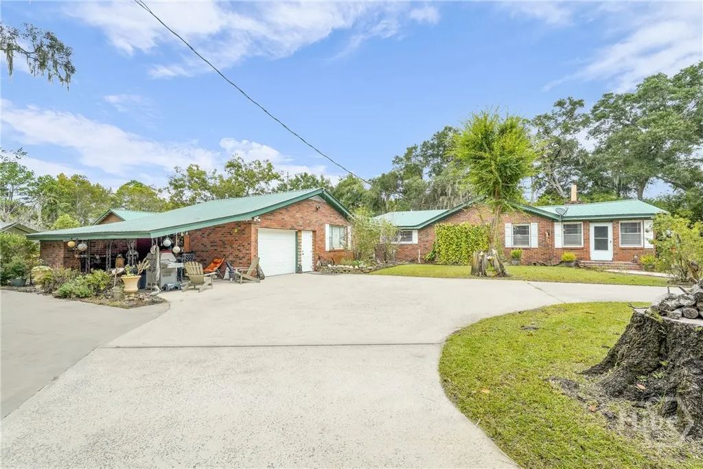 15914 Hwy 99, Darien