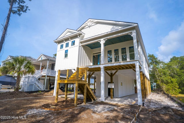 337 Ne 48th Street, Oak Island