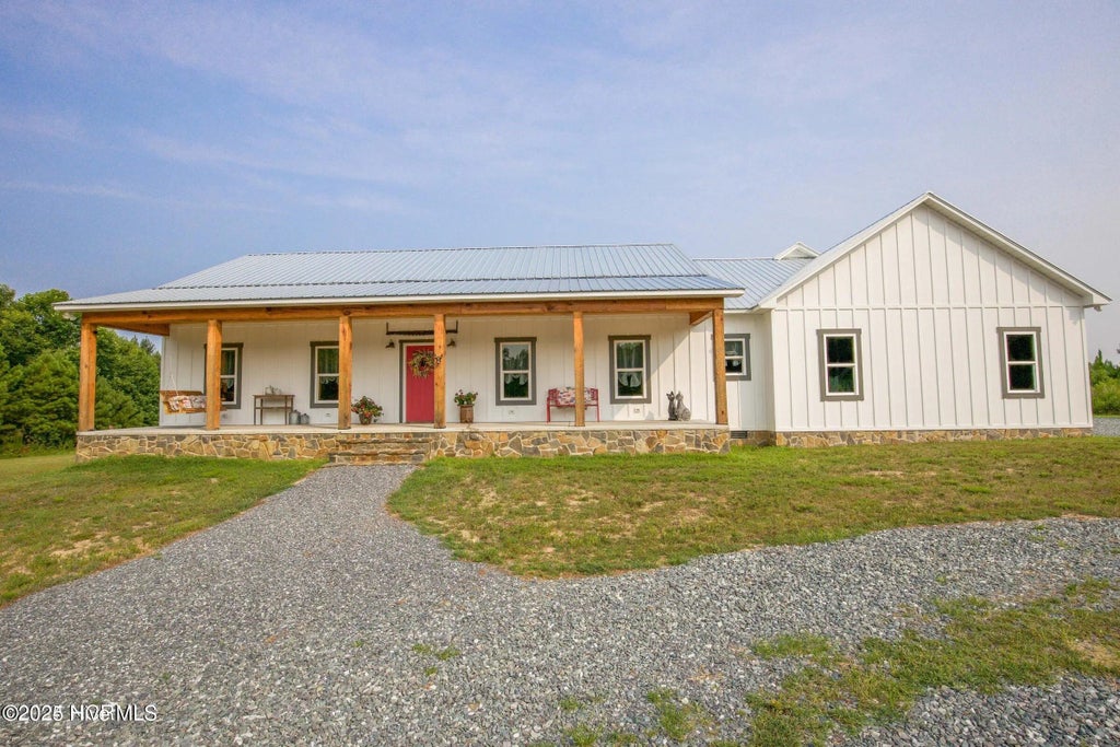 1415 Mcduffie Road, Biscoe