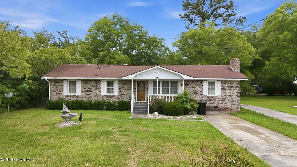 114 Wilbur Street, Tabor City