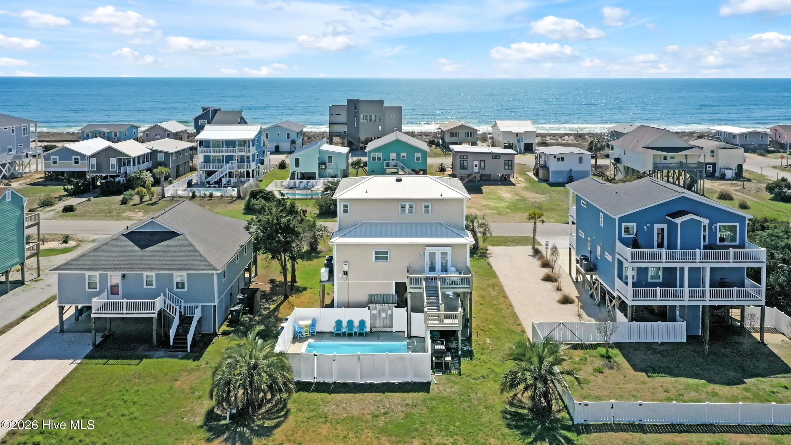 1018 W Dolphin Drive, Oak Island
