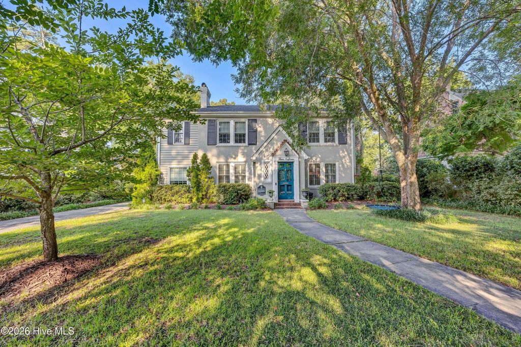 318 Colonial Drive, Wilmington