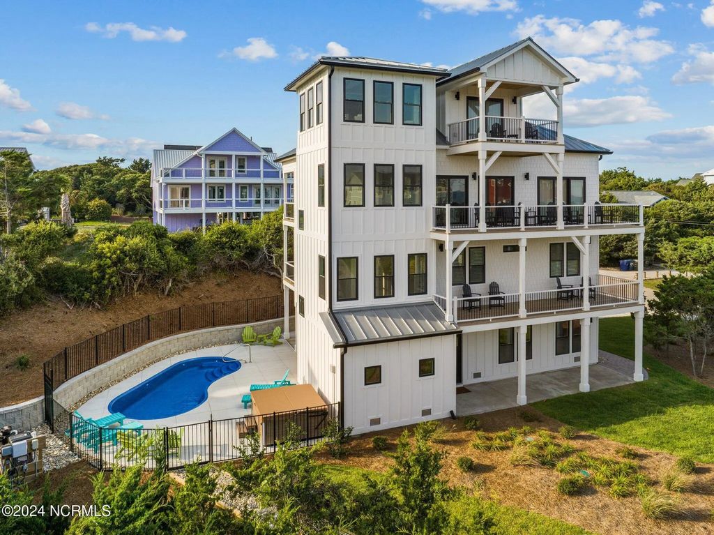 101 Melaine Street ., Ash