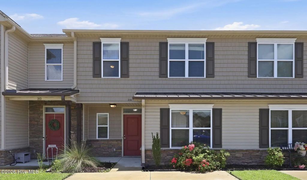 210 Boyington Place Road, Midway Park