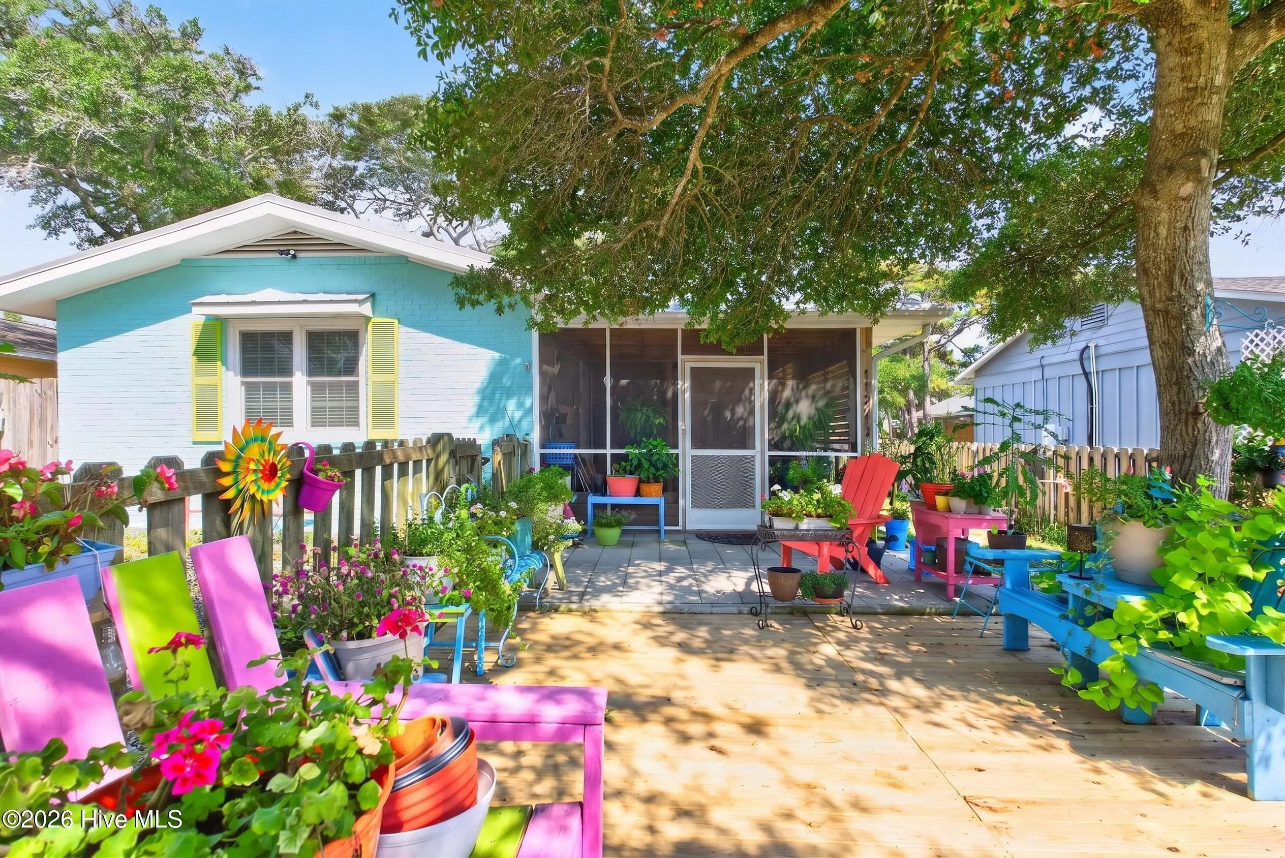 112 Ne 51st Street, Oak Island