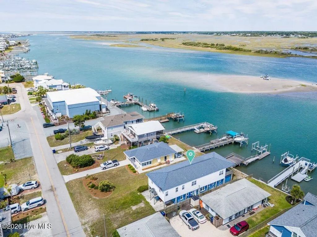 712 Channel Boulevard, Topsail Beach