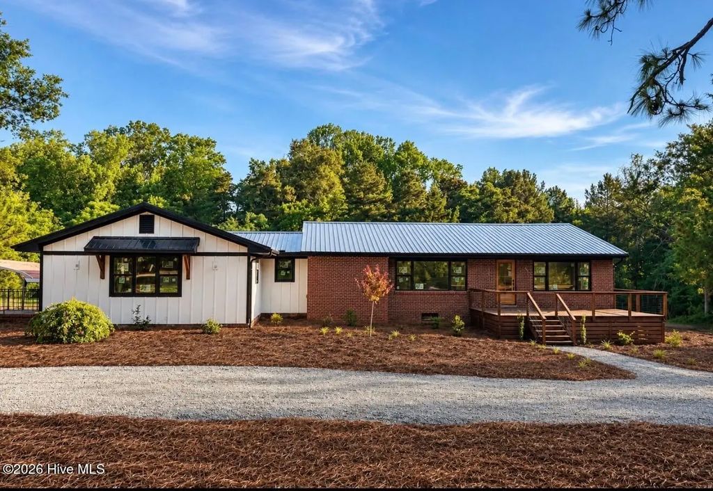 400 Eagle Springs Road, Eagle Springs