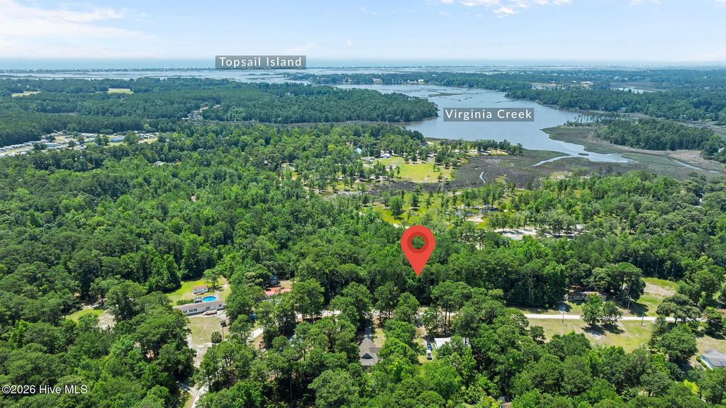 42 Pond View Circle E, Hampstead