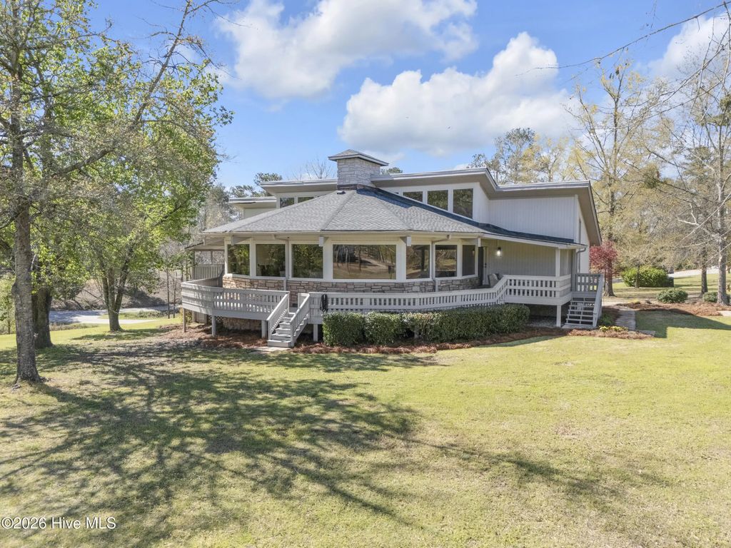 401 S Lake Drive, McDuffie