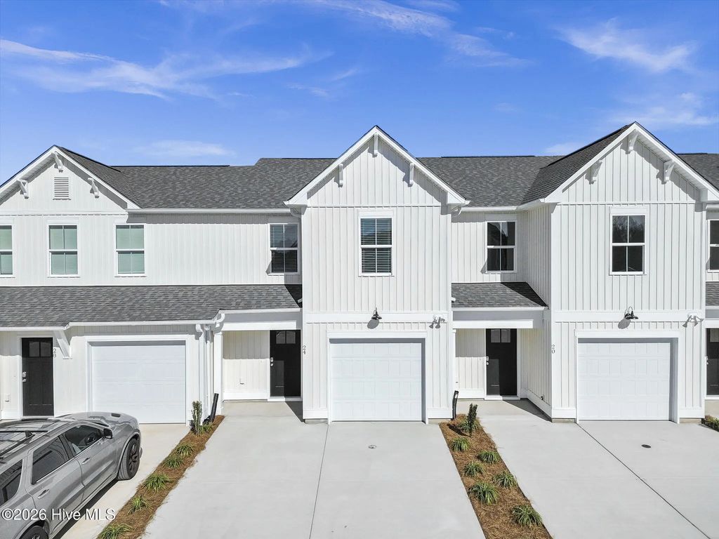 24 W Farley Drive, Hampstead