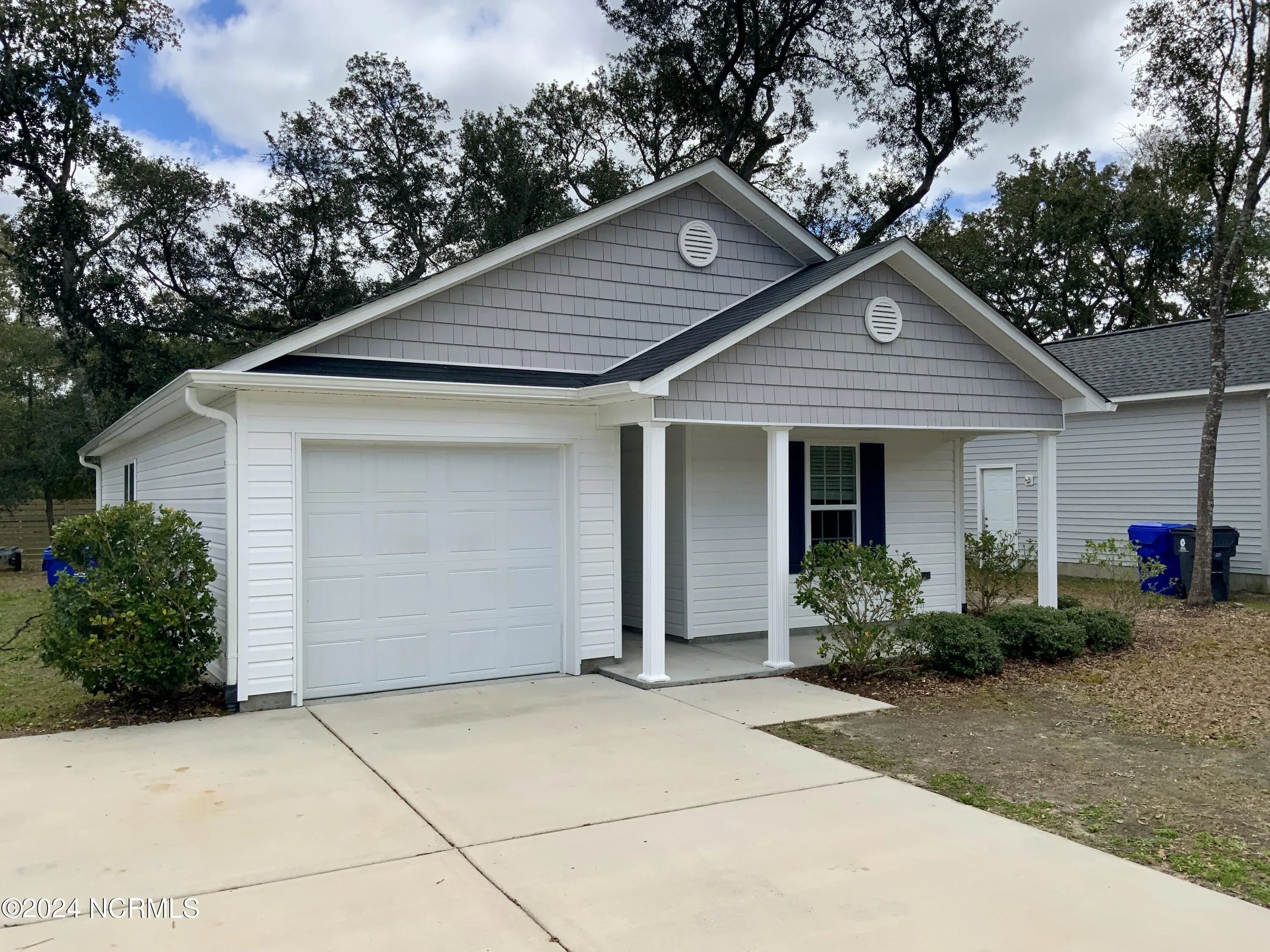 126 Nw 8th Street, Oak Island