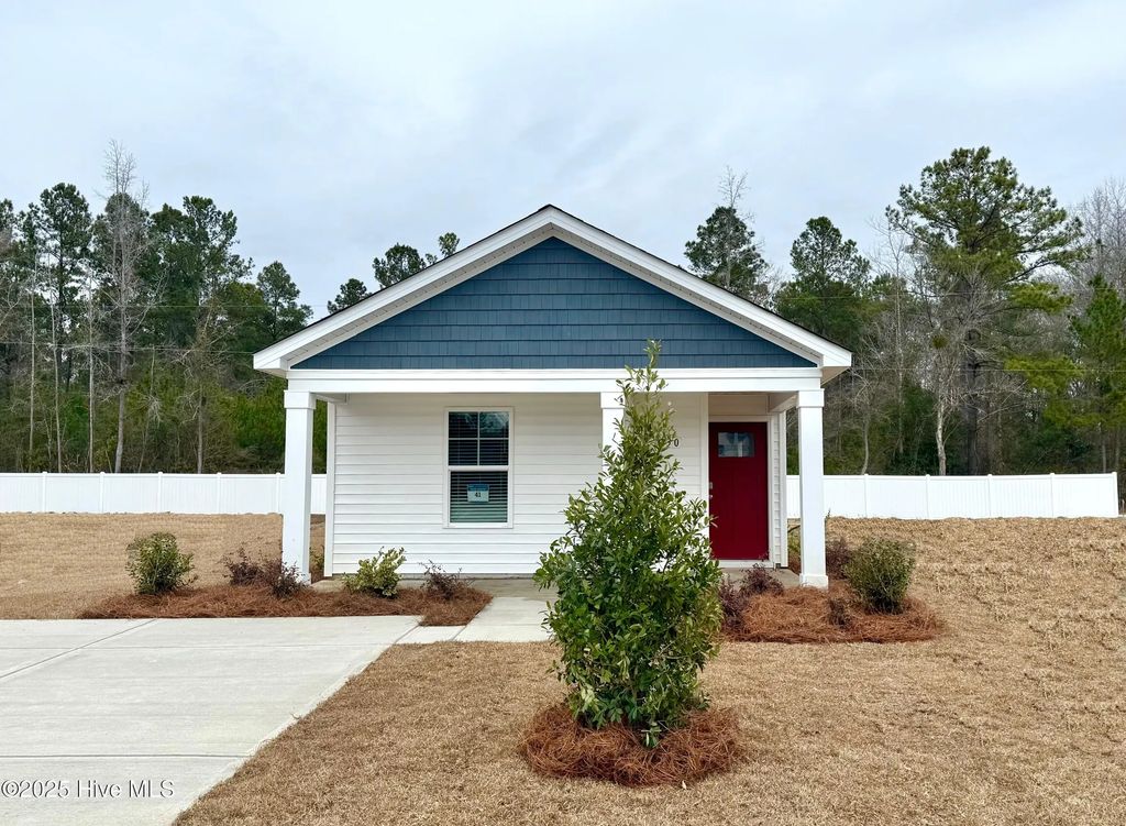 240 Ashworth Drive, Tabor City