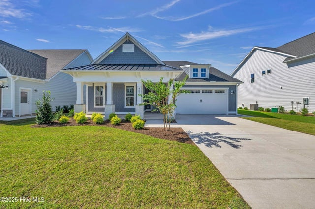 482 Sailor Sky Way 401, Hampstead