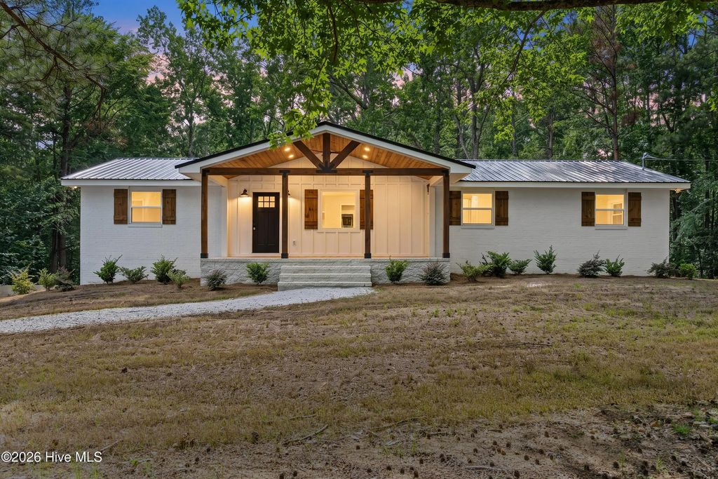3428 Ray Owens Road, Columbia