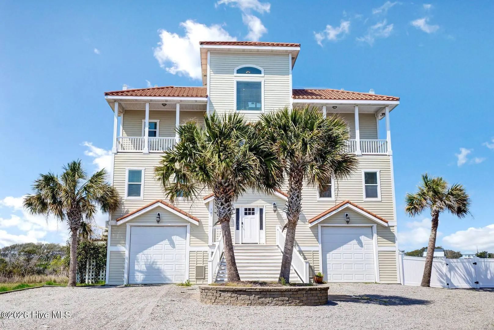 105 Bay Court, North Topsail Beach