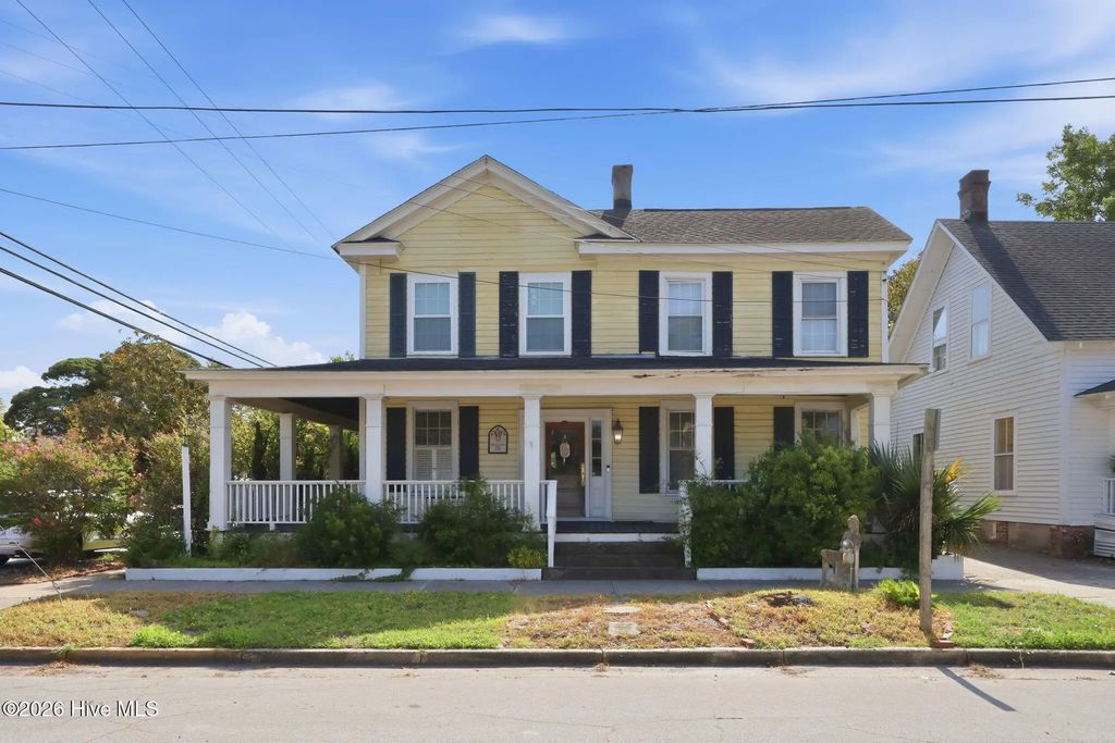 913 Bridges Street, Morehead City