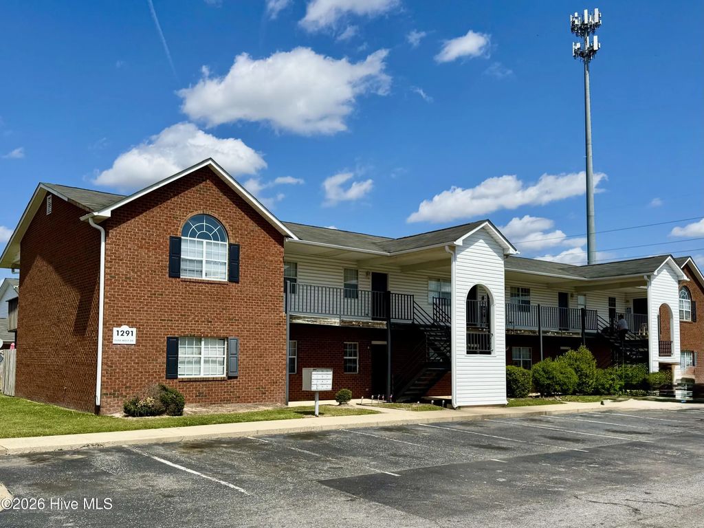 1293 Park West Drive 9, Greenville