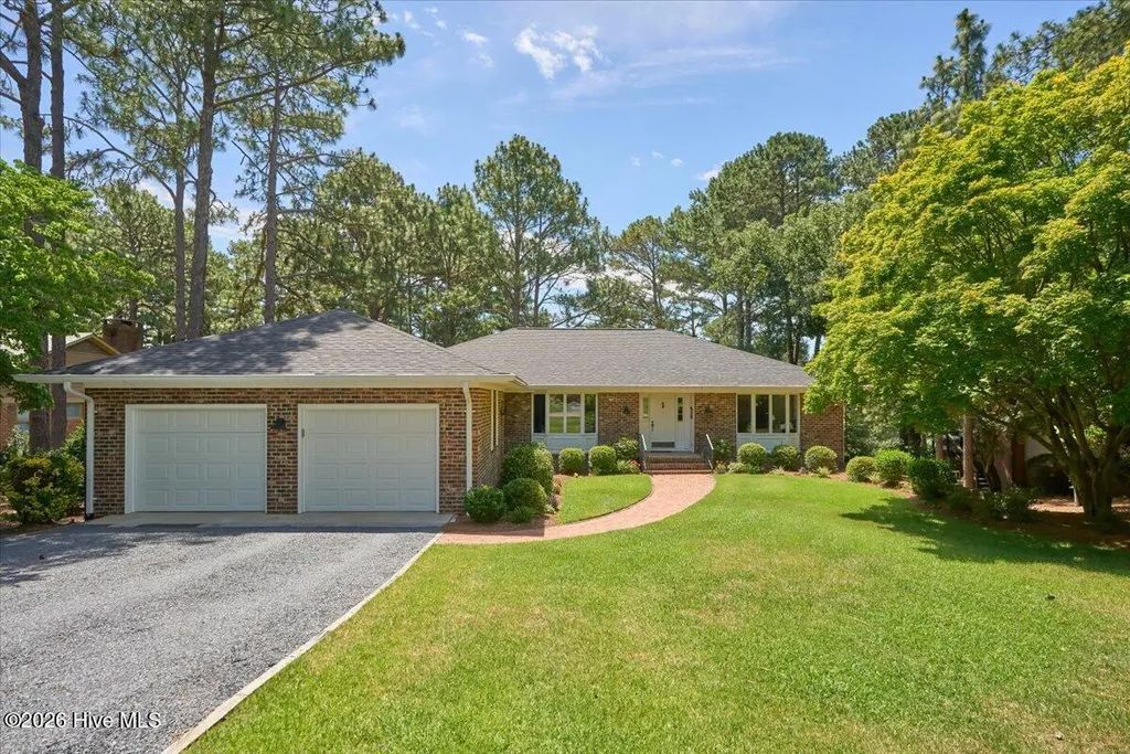 154 Pine Lake Drive, Whispering Pines