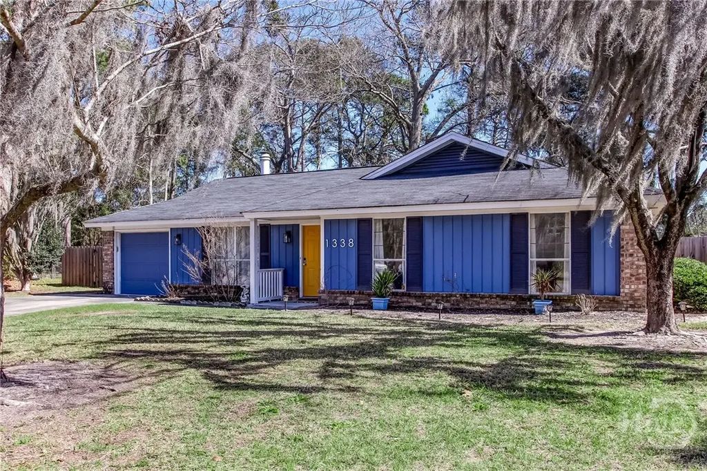 1338 Pine Ridge Drive, Savannah