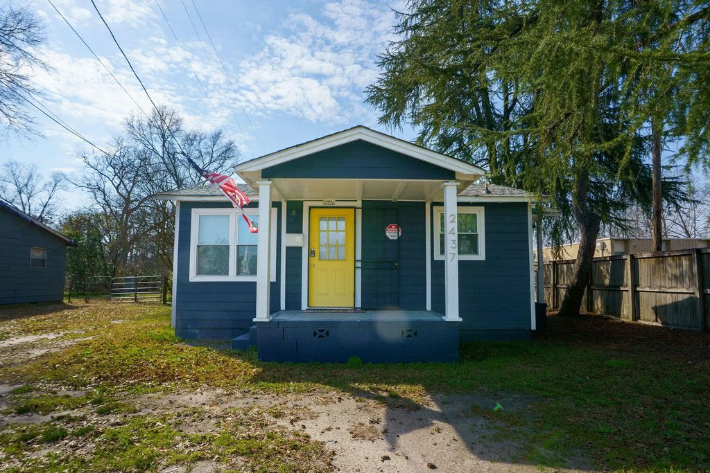 2437 Mike Padgett Highway, Richmond