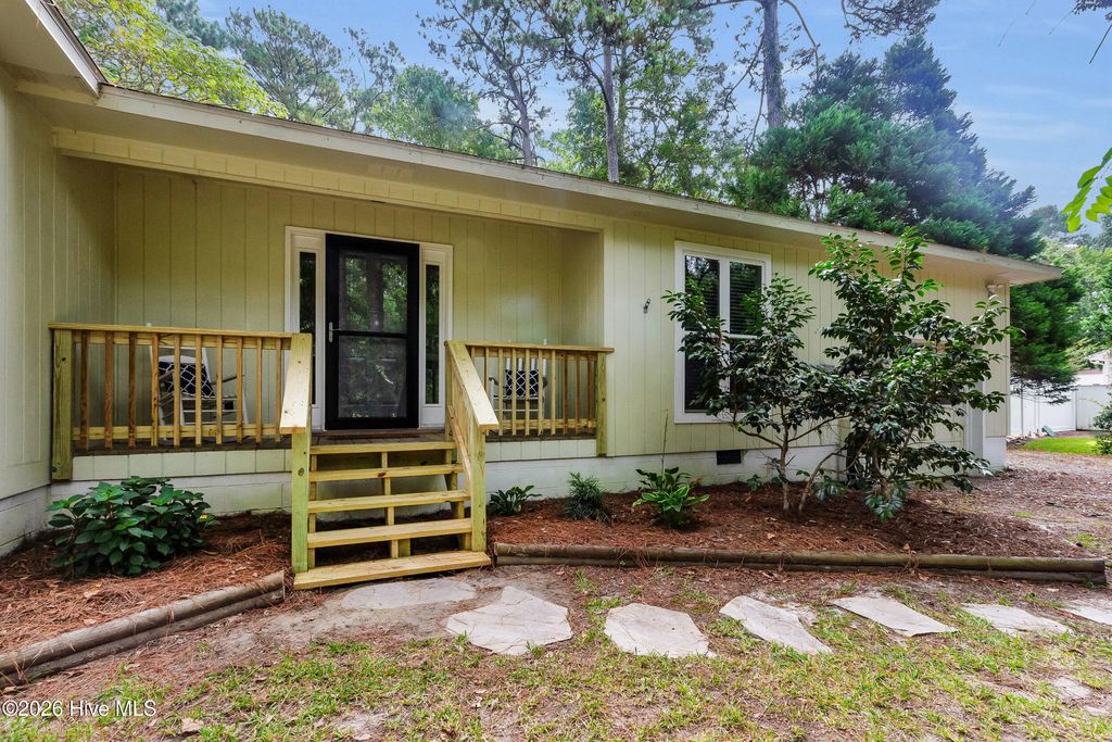 2317 Country Club Road, Morehead City